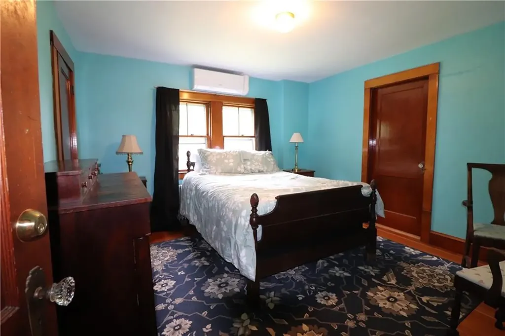 140 Maple Avenue Middletown RI 02842