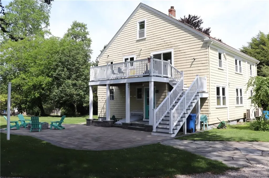 140 Maple Avenue Middletown RI 02842