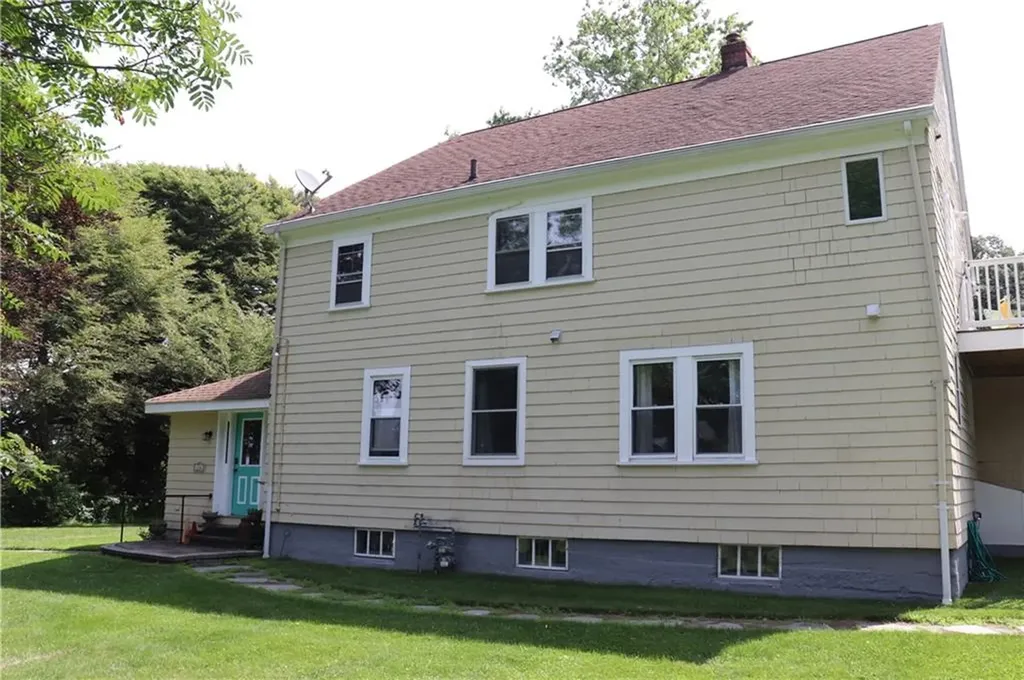 140 Maple Avenue Middletown RI 02842