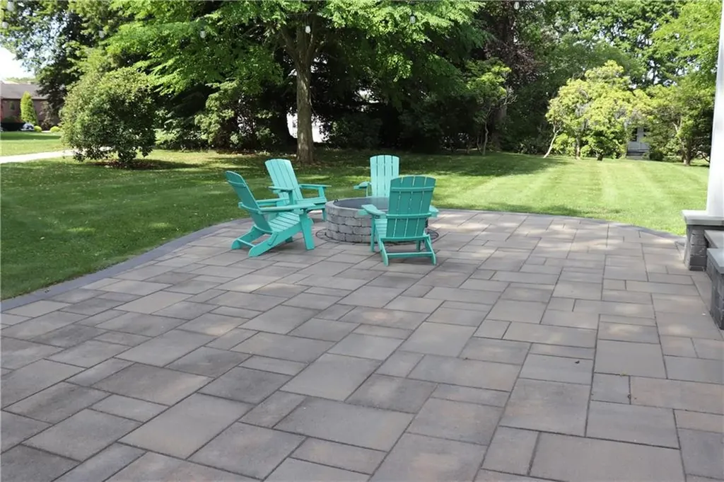 140 Maple Avenue Middletown RI 02842