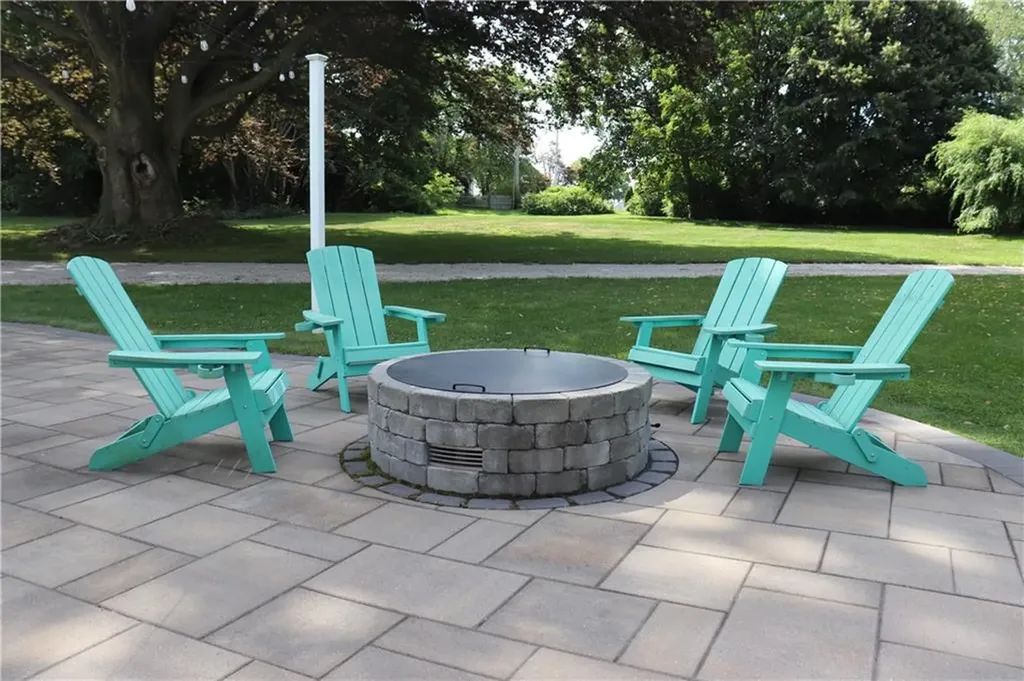 140 Maple Avenue Middletown RI 02842