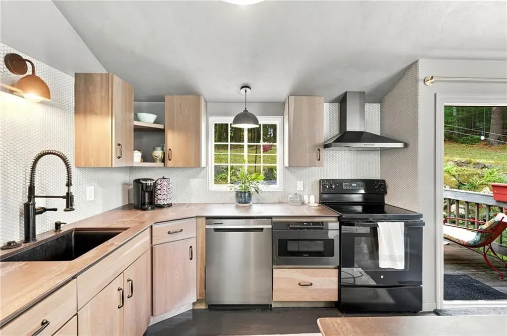 102 Timber Ridge Road Charlestown RI 02813