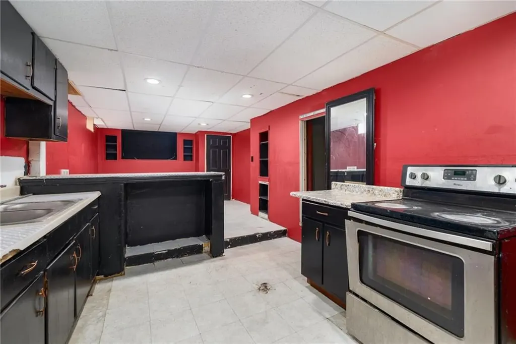 33 Moorefield Street Providence RI 02909