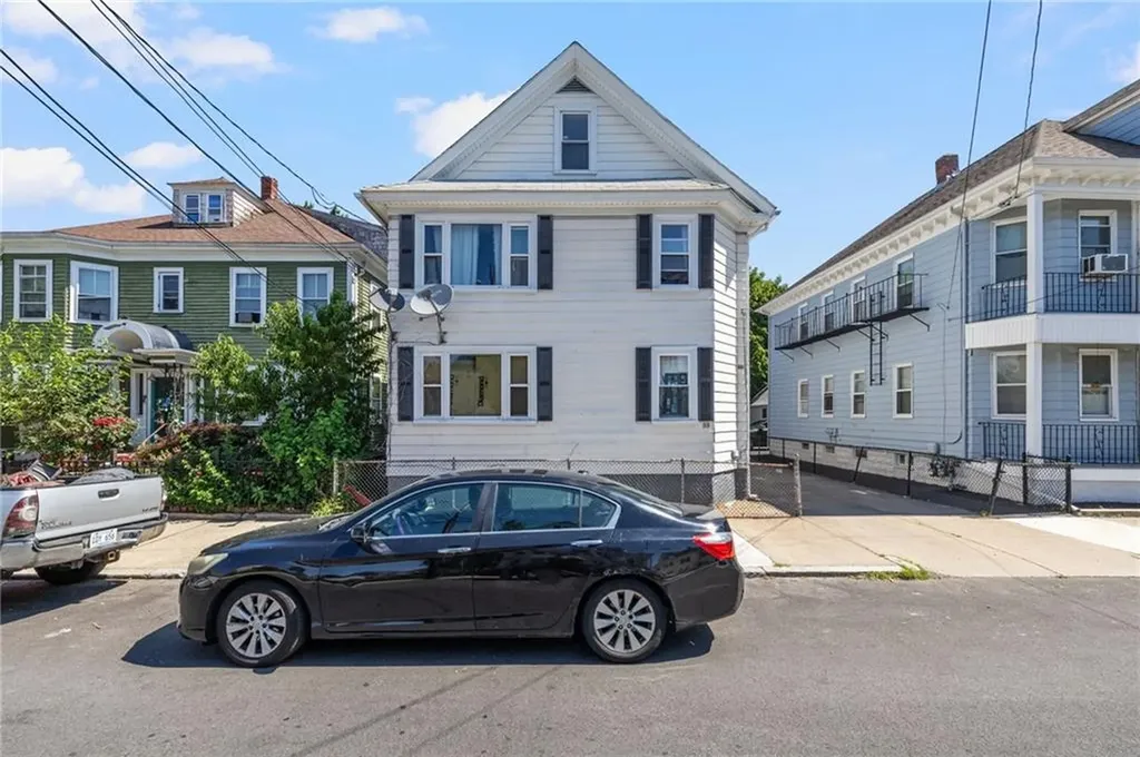 33 Moorefield Street Providence RI 02909