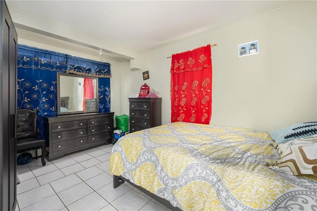 33 Moorefield Street Providence RI 02909