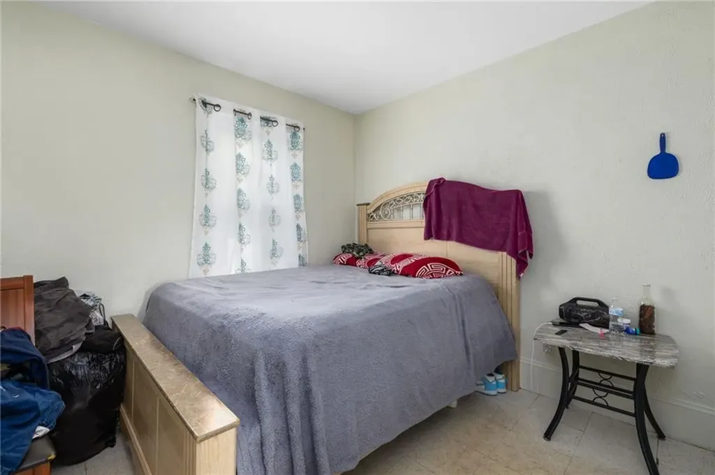 33 Moorefield Street Providence RI 02909