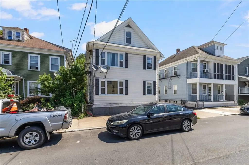 33 Moorefield Street Providence RI 02909