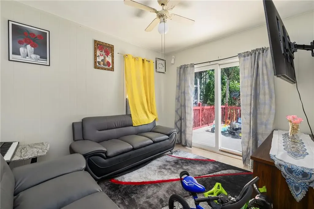 33 Moorefield Street Providence RI 02909