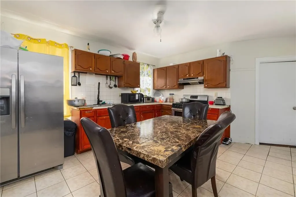 33 Moorefield Street Providence RI 02909