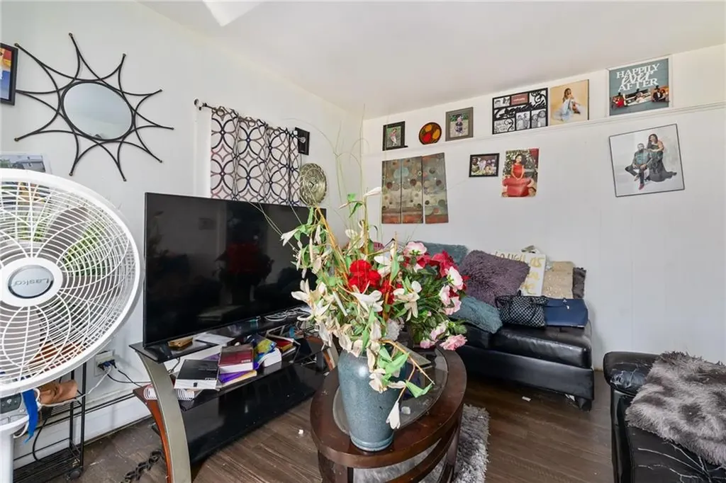 33 Moorefield Street Providence RI 02909