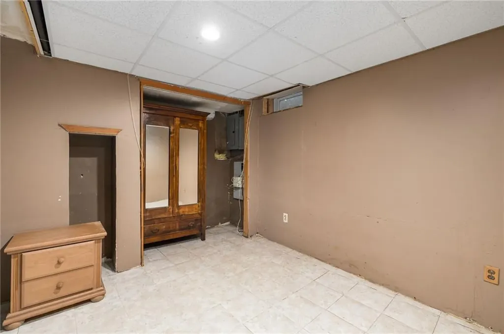 33 Moorefield Street Providence RI 02909