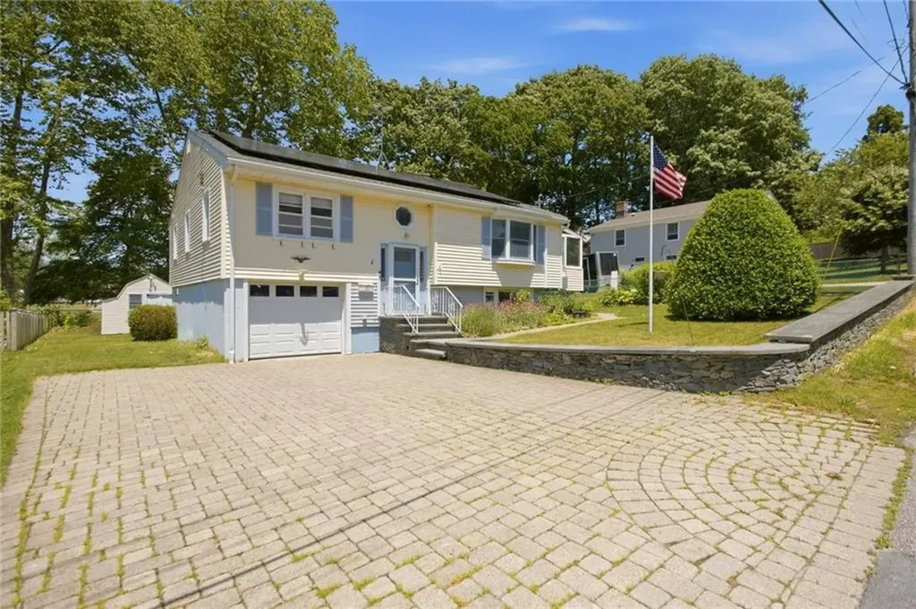 10 Kerins Terrace Newport RI 02840