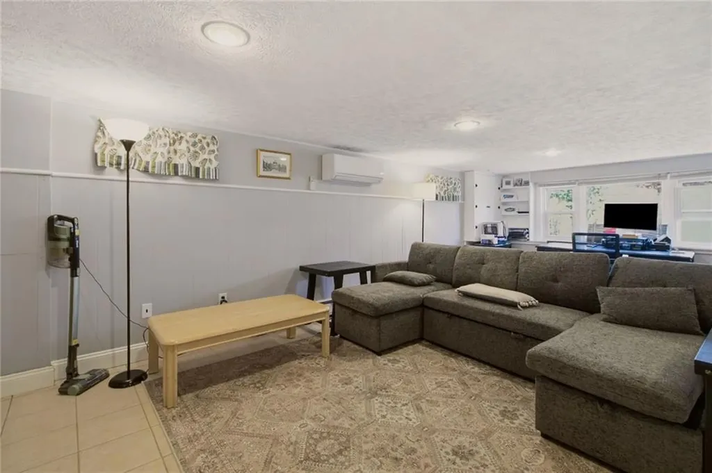 10 Kerins Terrace Newport RI 02840