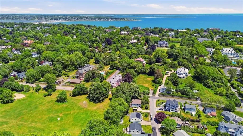10 Kerins Terrace Newport RI 02840