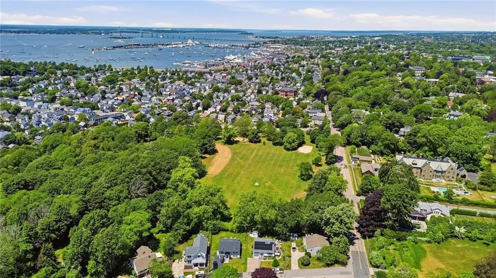 10 Kerins Terrace Newport RI 02840