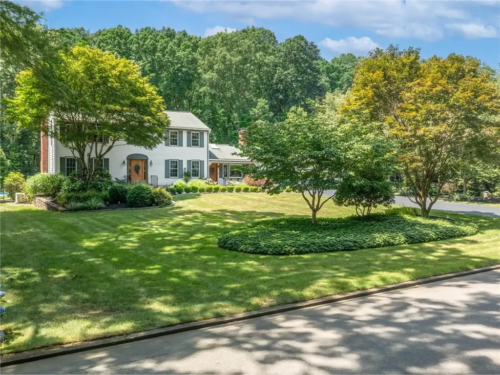 34 Gilbert Stuart Drive Warwick RI 02818
