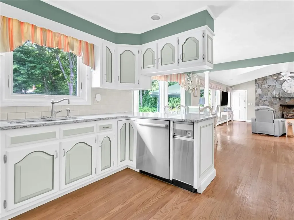 34 Gilbert Stuart Drive Warwick RI 02818