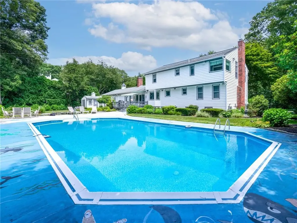 34 Gilbert Stuart Drive Warwick RI 02818