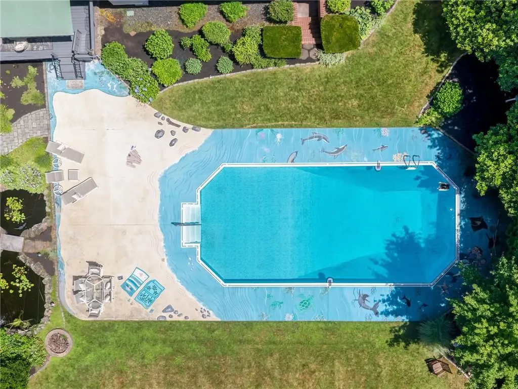 34 Gilbert Stuart Drive Warwick RI 02818