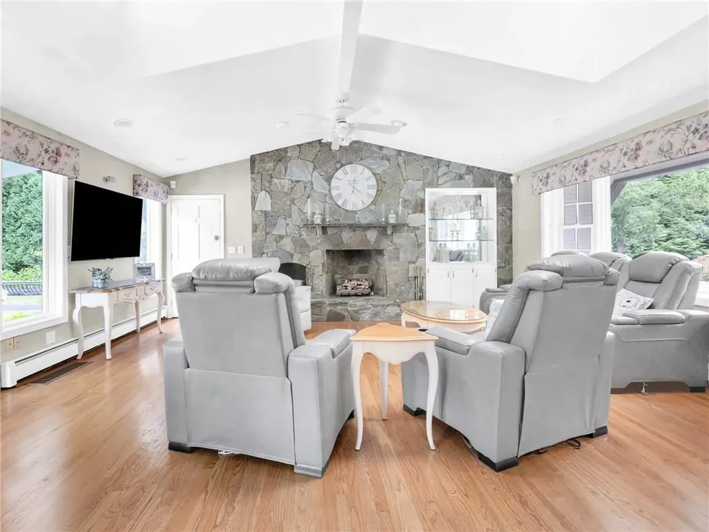 34 Gilbert Stuart Drive Warwick RI 02818