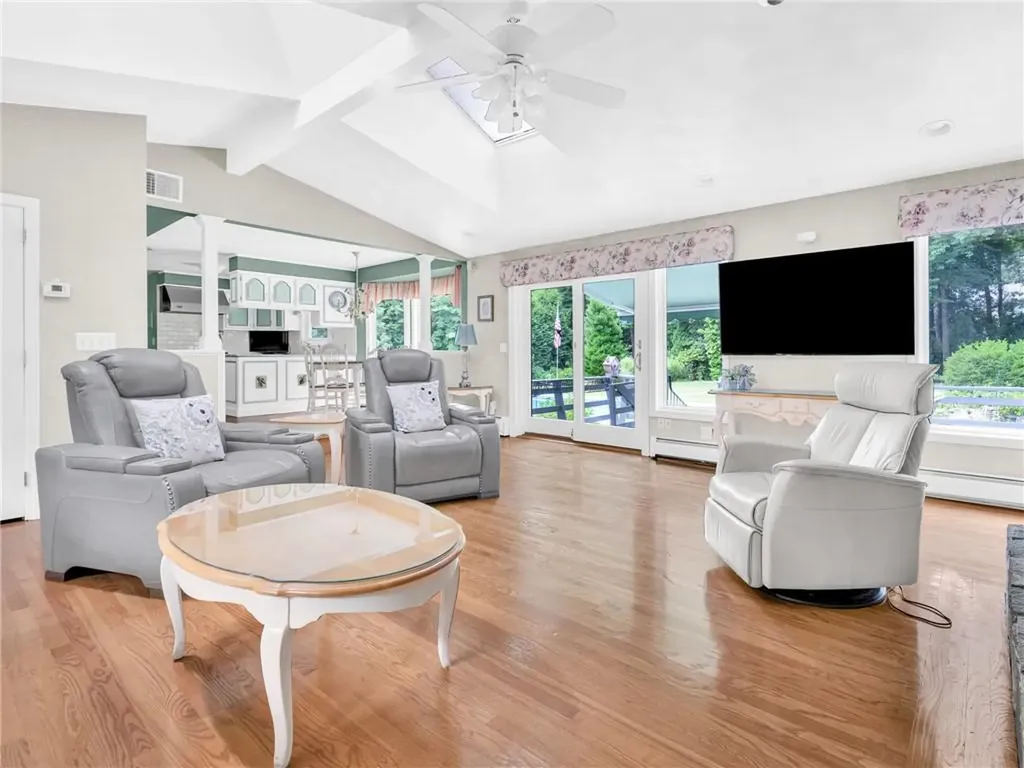 34 Gilbert Stuart Drive Warwick RI 02818