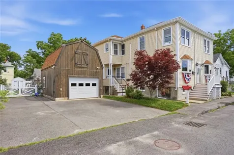 39 Cole Street Bristol RI 02809