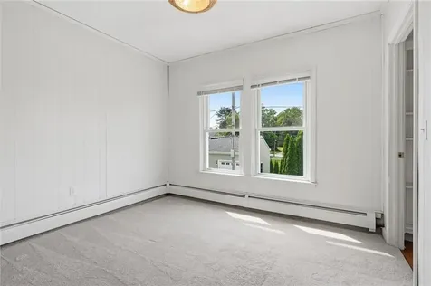 39 Cole Street Bristol RI 02809
