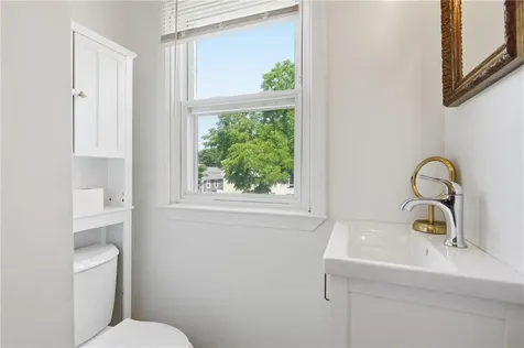 39 Cole Street Bristol RI 02809