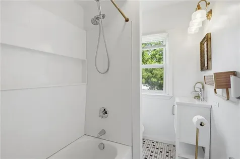 39 Cole Street Bristol RI 02809