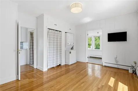 39 Cole Street Bristol RI 02809