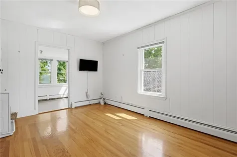 39 Cole Street Bristol RI 02809