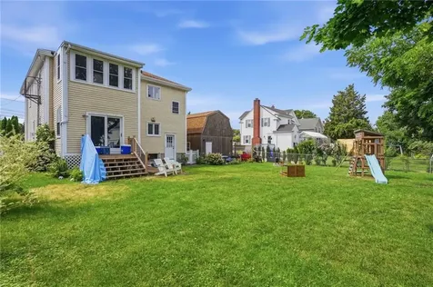 39 Cole Street Bristol RI 02809