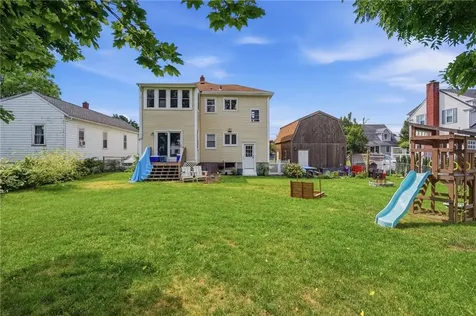 39 Cole Street Bristol RI 02809