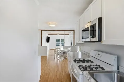 39 Cole Street Bristol RI 02809