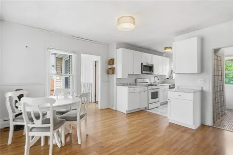 39 Cole Street Bristol RI 02809