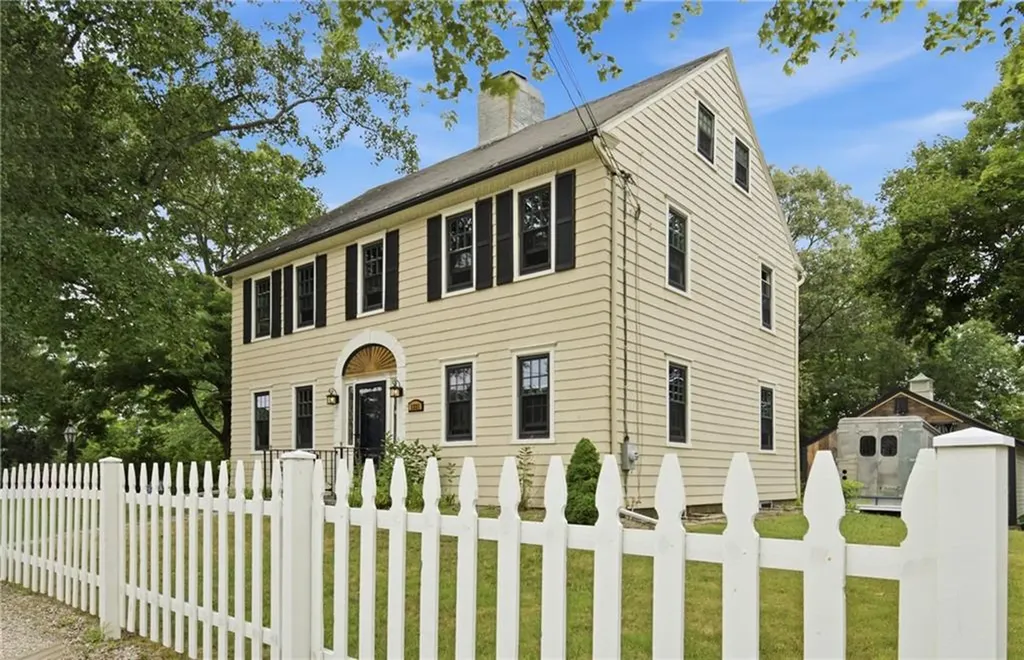 1331 New London Avenue Cranston RI 02920