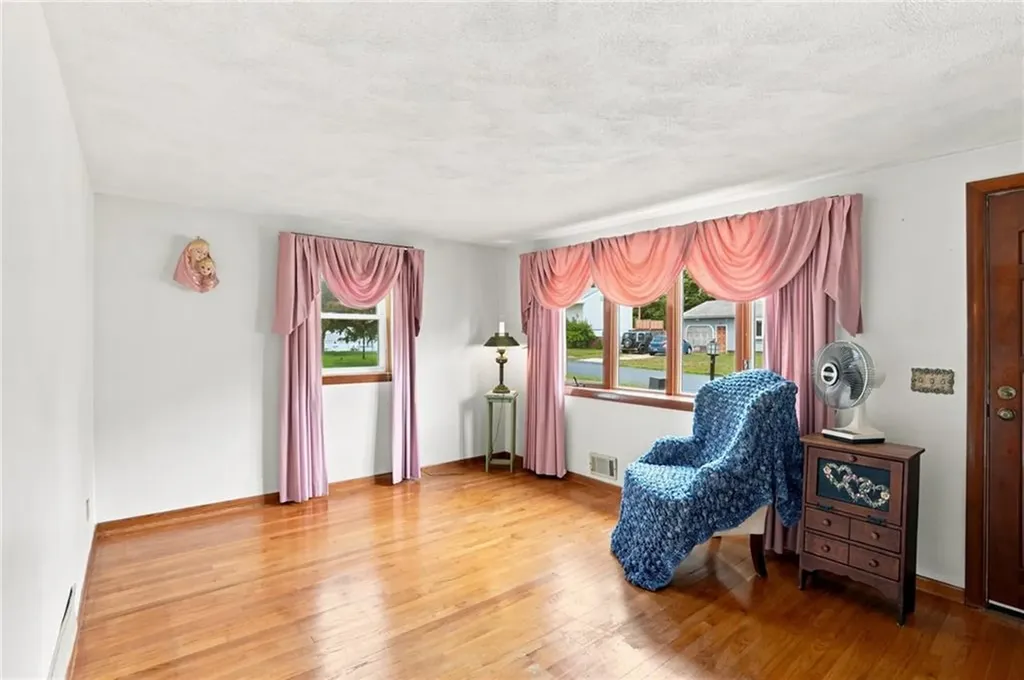 86 Pender Avenue Warwick RI 02889