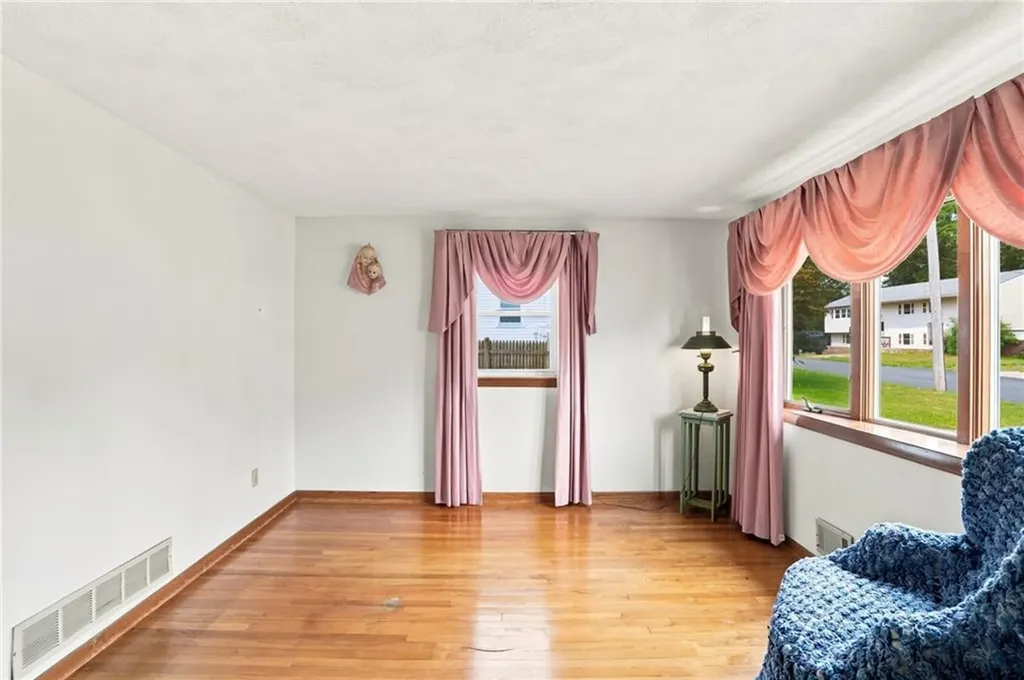 86 Pender Avenue Warwick RI 02889