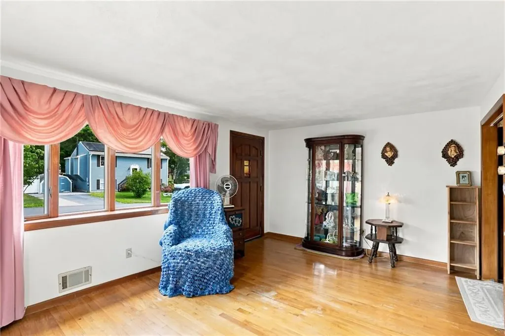 86 Pender Avenue Warwick RI 02889