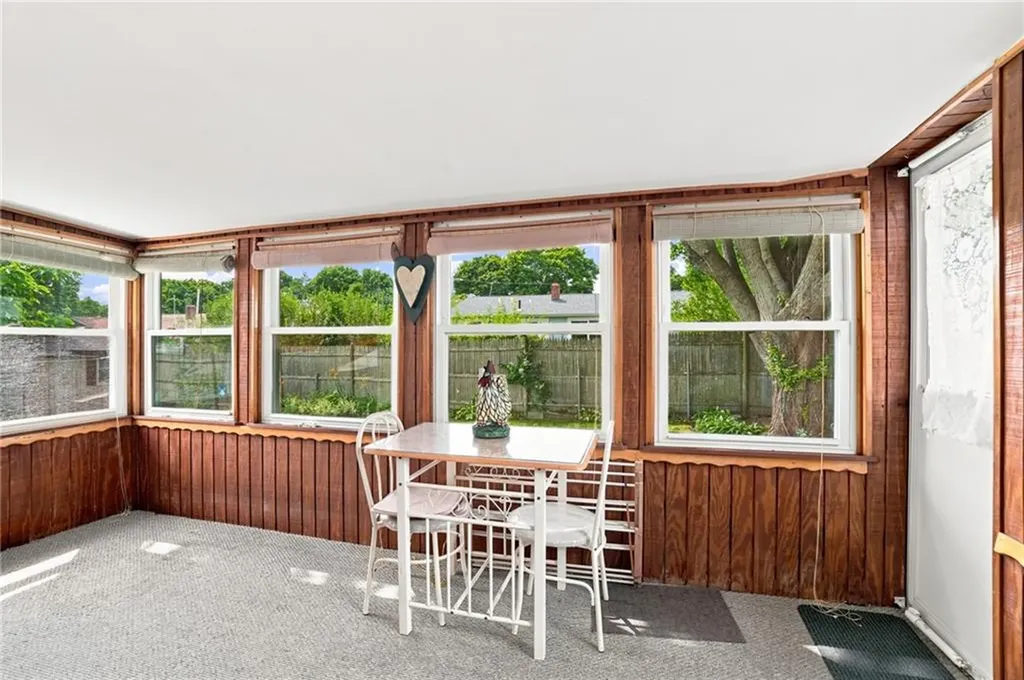 86 Pender Avenue Warwick RI 02889