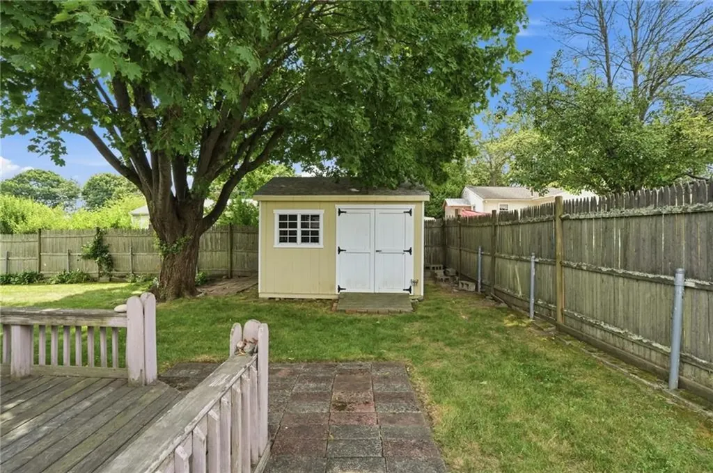 86 Pender Avenue Warwick RI 02889