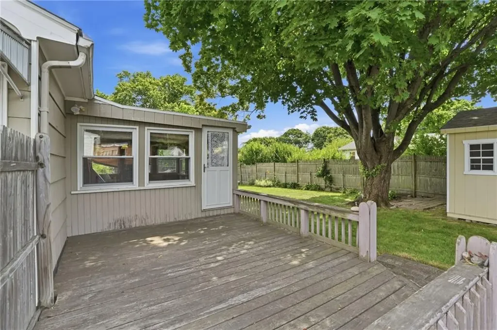 86 Pender Avenue Warwick RI 02889