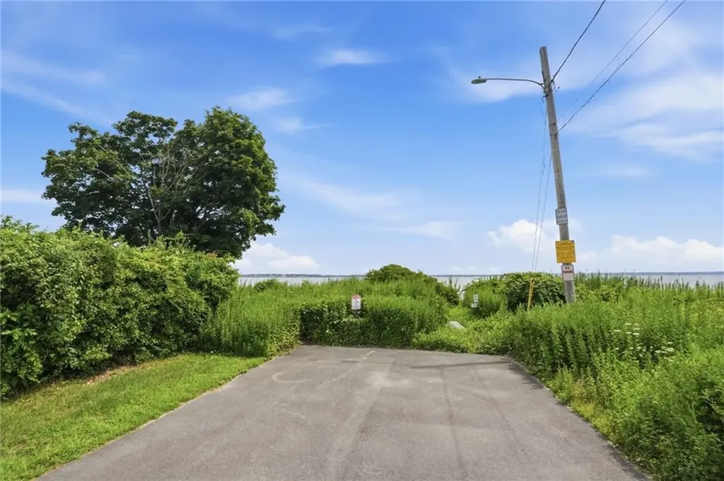 86 Pender Avenue Warwick RI 02889