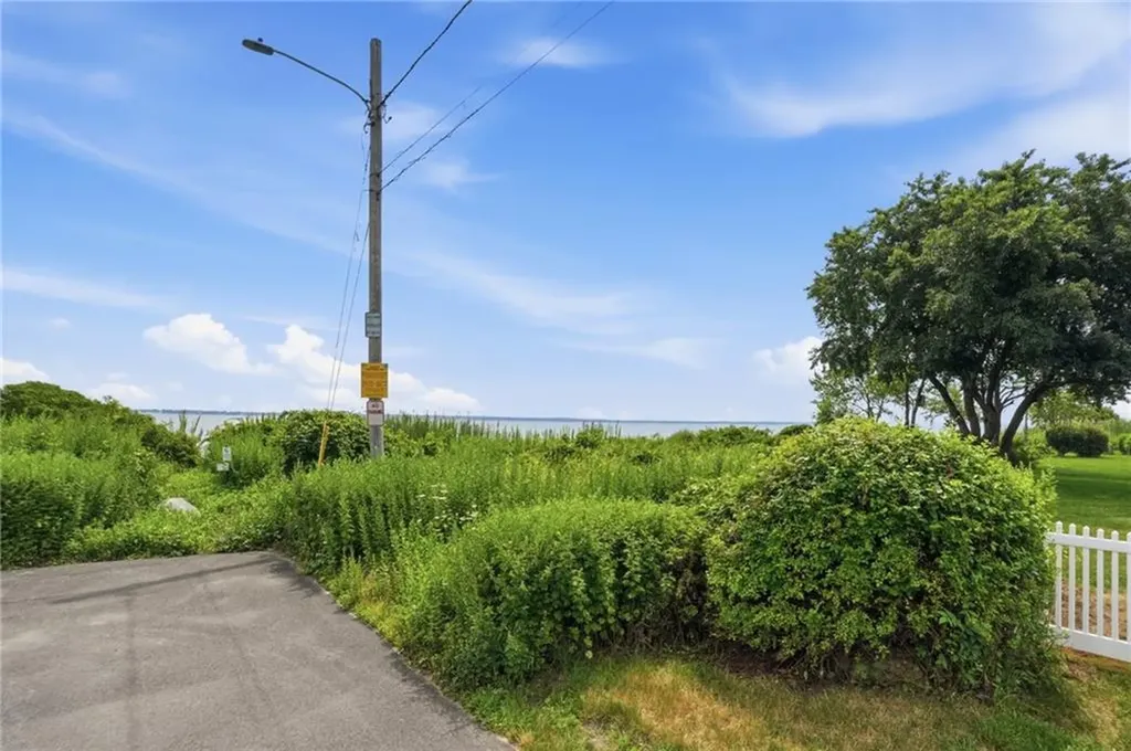 86 Pender Avenue Warwick RI 02889