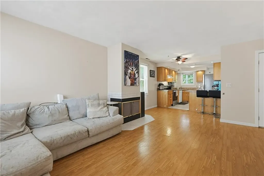 3399 Post Road Warwick RI 02886