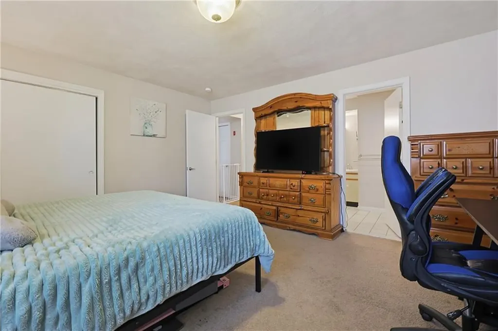 3399 Post Road Warwick RI 02886