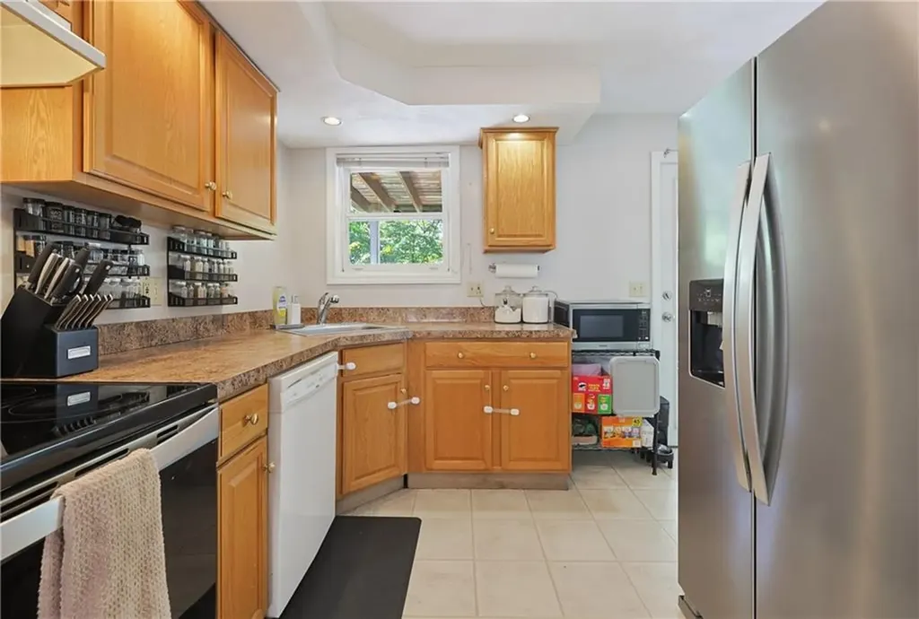 3399 Post Road Warwick RI 02886