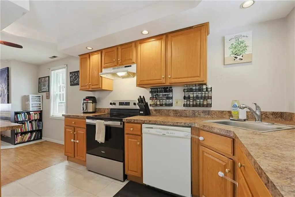 3399 Post Road Warwick RI 02886