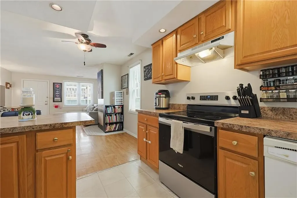 3399 Post Road Warwick RI 02886