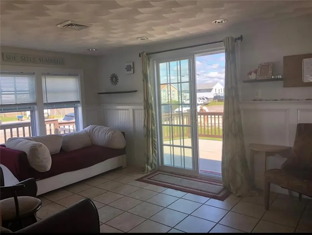 5 Arbeth Road Narragansett RI 02879